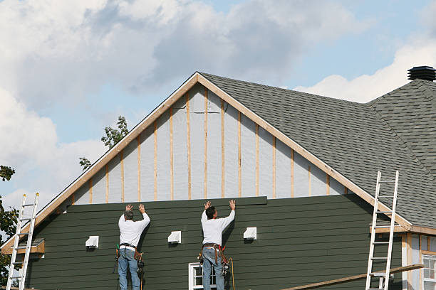 Professional Siding Installation technician working in Granville, IL